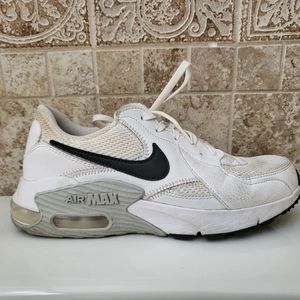 NIKE Air MAX womens Sz. 7.5